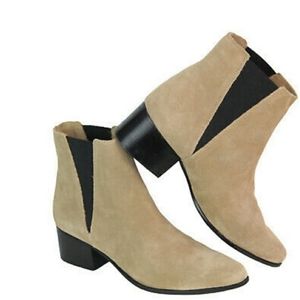 URBAN OUTFITTERS Chelsea Boot Women's Size 10